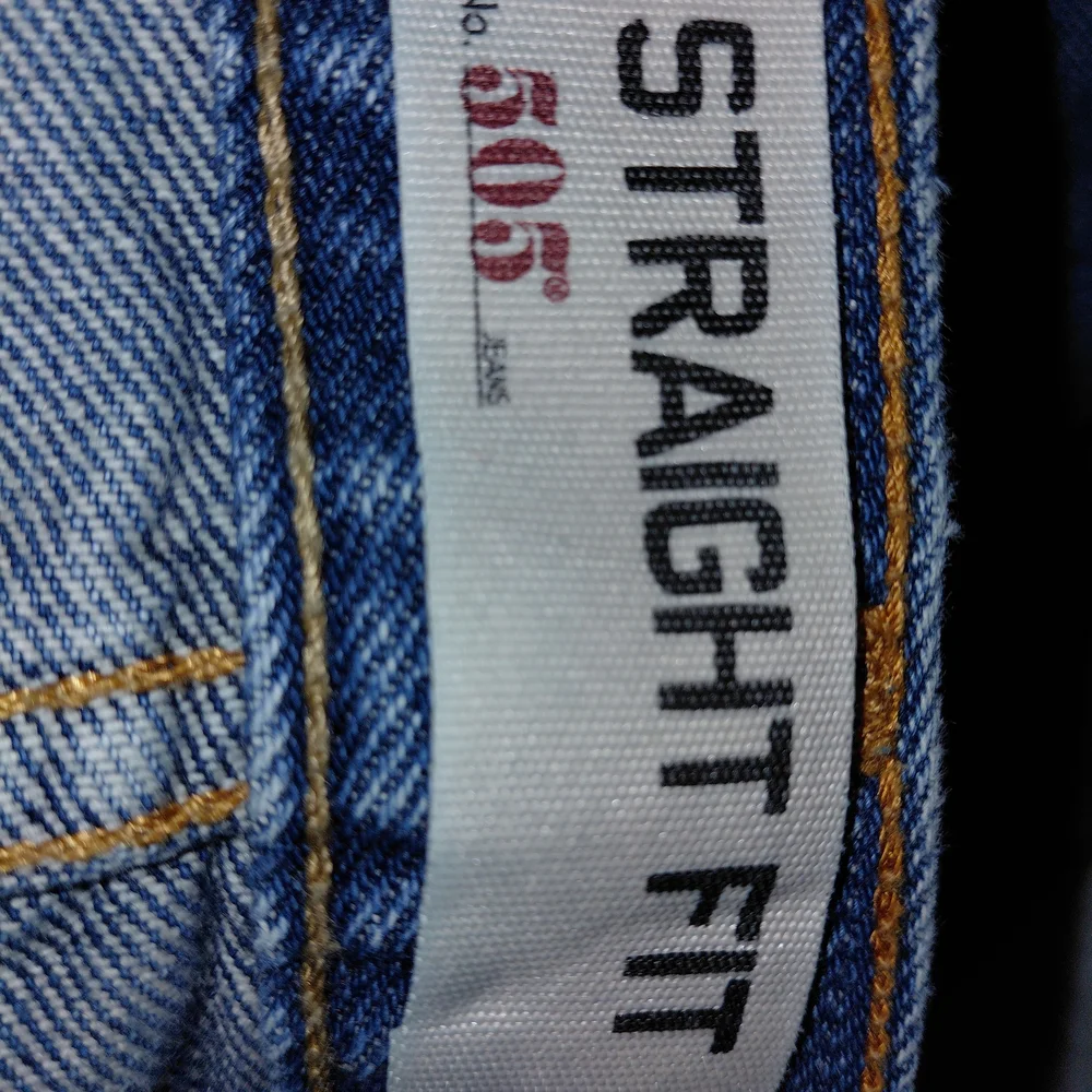Levi's Classic Denim Men's Jeans - Picture 2 of 3